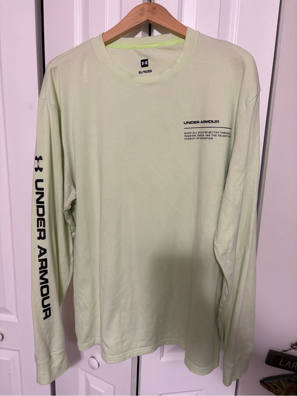 Rare Neon Green Volt Under Armour Men’s Long Sleeve Shirt Size XL